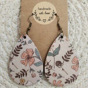 ~Handmade~ vintage style, boho, botanical earrings
